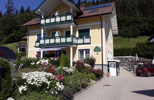 LANDHAUS JASMIN ausgezeichnet mit 4 Kristallen - FW Zinkenblick