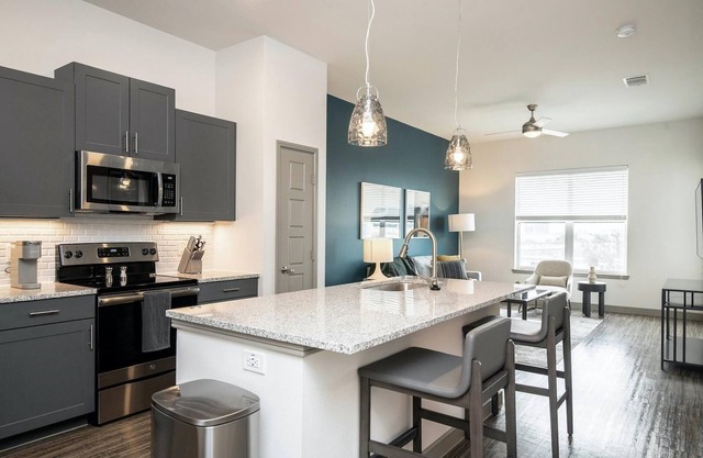 Landing | Amazing 1BD, Clubhouse, Pool