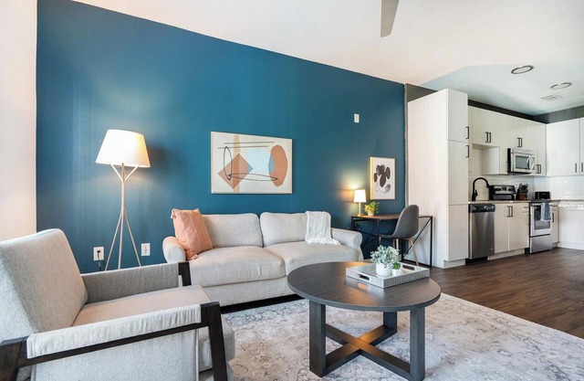 Landing | Amazing 1BD, Courtyard, Gym