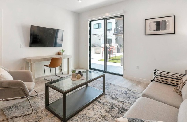 Landing | Amazing 1BD, Courtyard, Rooftop Lounge