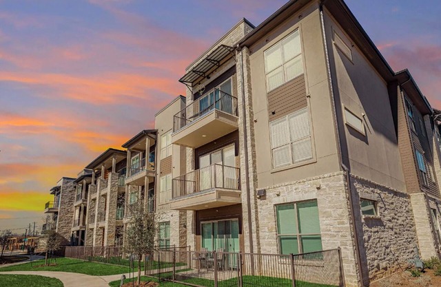 Landing | Amazing 1BD, Pool, Clubhouse