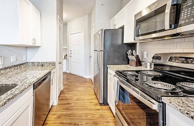 Landing at Belle Hall Apartments - 1 Bedroom in Downtown Mount Pleasant