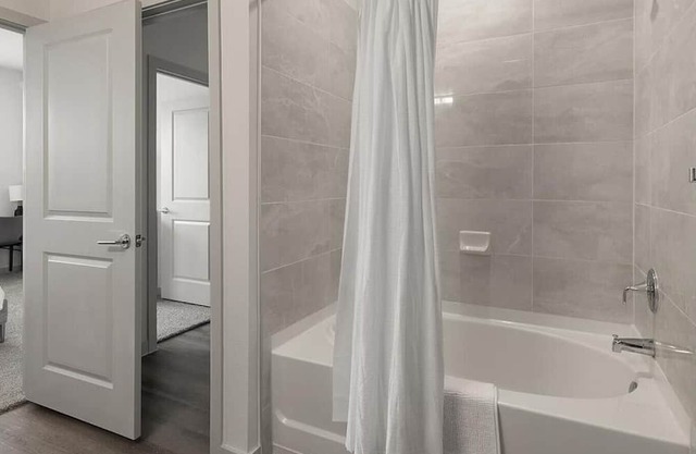 Landing at Birdie on Woodland Greens - 2 Bedrooms in Plaza Volente