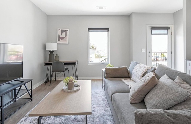 Landing at Fifty Forty Flats - 1 Bedroom in Len.