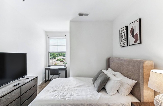 Landing at Longshore Commons - 1 Bedroom in Sav.