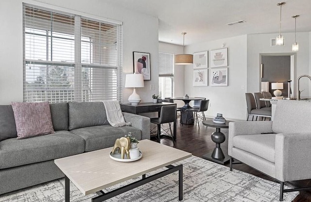 Landing at Mansions In the Park - 1 Bedroom in Highlands/Perkins