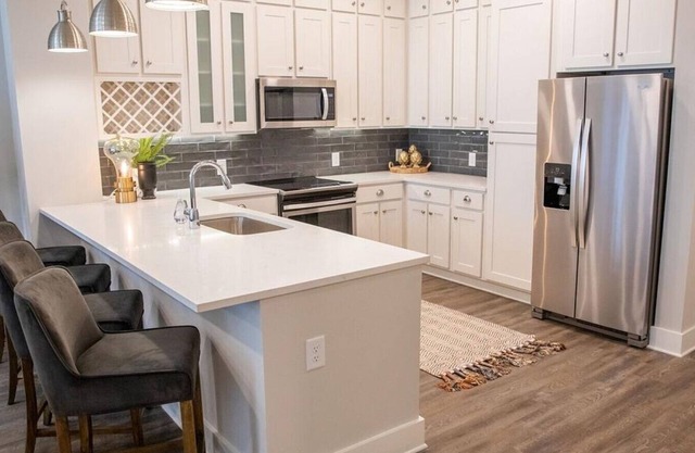 Landing at McEwen Northside I - 2 Bedrooms in Downtown Franklin