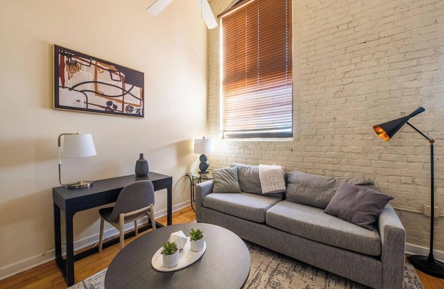 Landing at Perry Street Lofts - 1 Bedroom in Pe.