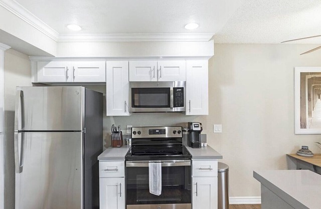 Landing at Reserve at Chino Hills - Studio in Los Serranos