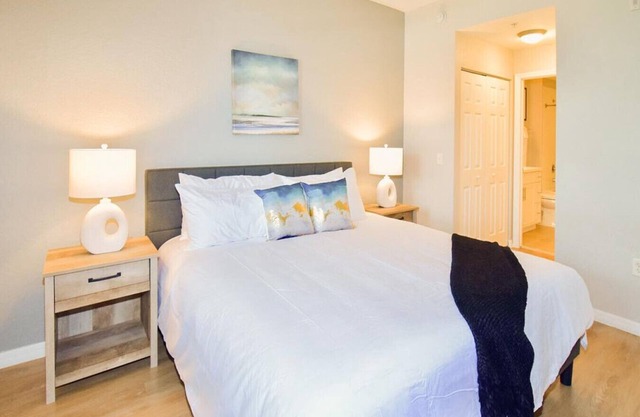 Landing at Solero Plantation - 2 Bedrooms in Downtown Plantation