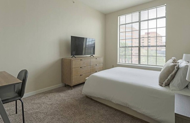 Landing at The Bristol on Union - 1 Bedroom in New Pathways