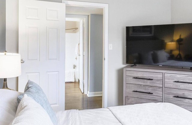 Landing at The Lodge at Trails Edge - 1 Bedroom in Nora /Far Northside