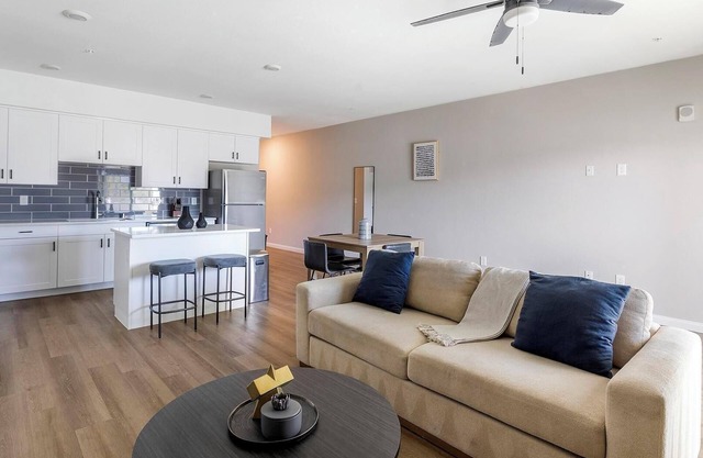 Landing | Beautiful 1BD, Pool, Rooftop Lounge