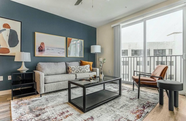 Landing | Beautiful 1BD, Clubhouse, Pool