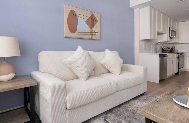 Landing | Chic 1BD, Gym, Pool