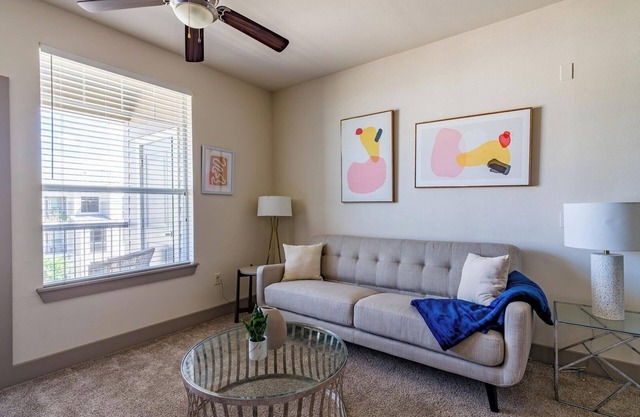 Landing | Chic 1BD, Pool, Gym