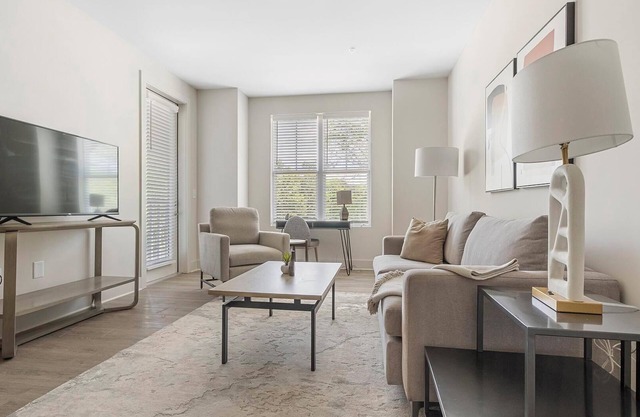 Landing | Chic 1BD, Pool, Gym