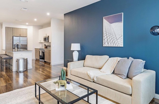 Landing | Chic 2BD, Gym, Pool