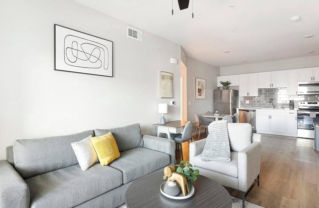 Landing | Chic 2BD, Rooftop Lounge, Pool