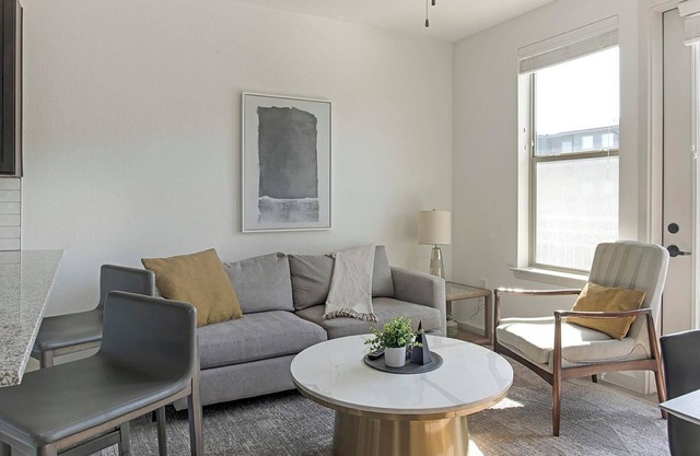 Landing | Incredible 1BD, Gym, Clubhouse