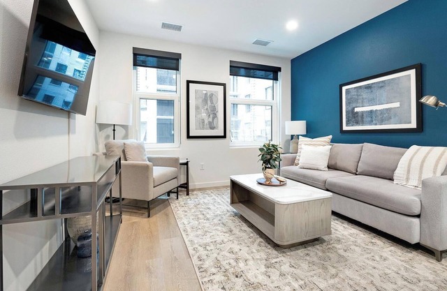 Landing | Incredible 1BD, Gym, Rooftop Lounge