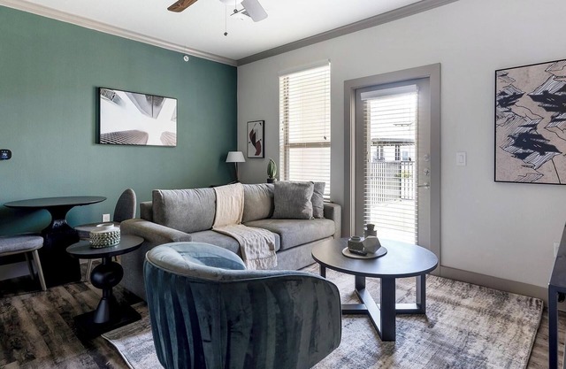 Landing | Modern 1BD, Gym, Courtyard
