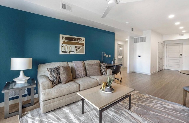 Landing | Modern 1BD, Pool, Gym
