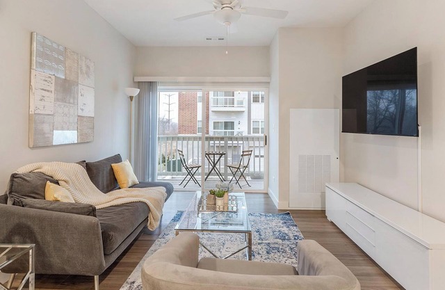 Landing | Modern 2BD, Clubhouse, Pool