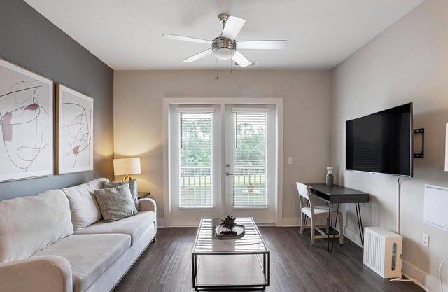 Landing | Modern 2BD, Gym, Pool