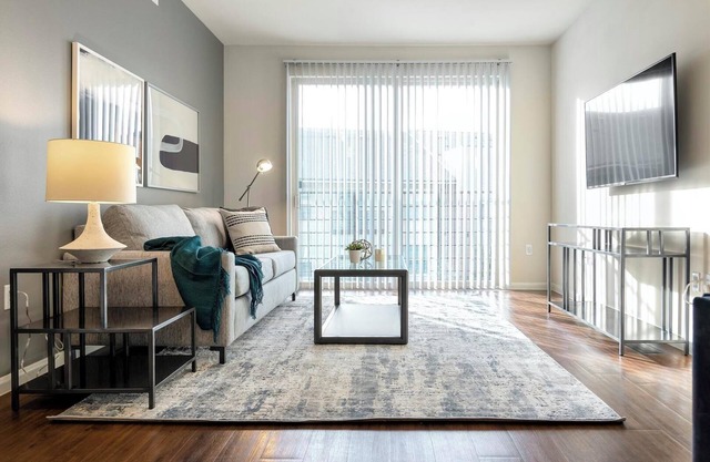 Landing | Spectacular 1BD, Gym, Pool