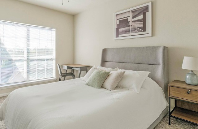 Landing | Stunning 1BD, Gym, Clubhouse