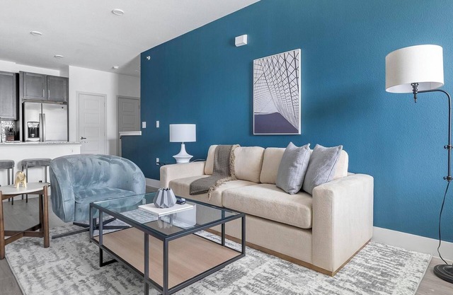 Landing | Stunning 1BD, Pool, Gym