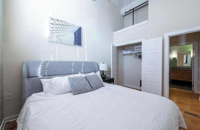 Landing | Stylish 1BD, Courtyard, Gym