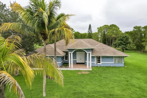 Large 5BR Home – Pool Table Yard Beaches