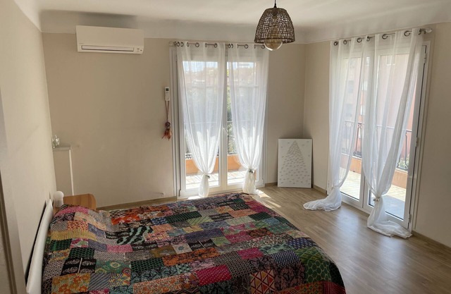 Large apartment close to the sea