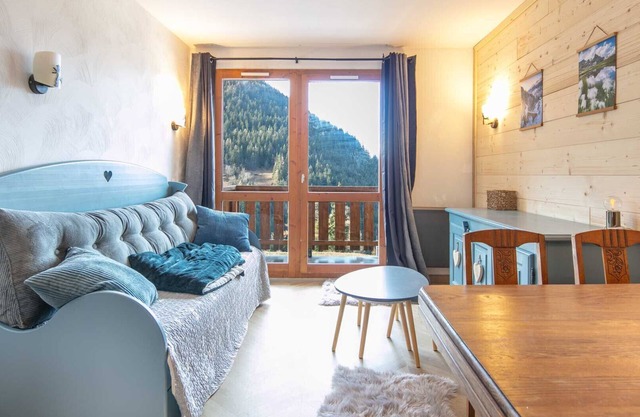 Large apt for 4 pers ski-in ski-out
