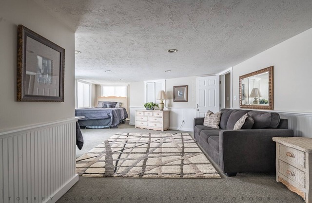 Large Bountiful Studio