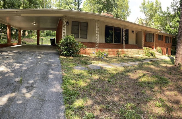 Large Buckhead Home 20 people 10 Queens 3 Kitchen WIFI