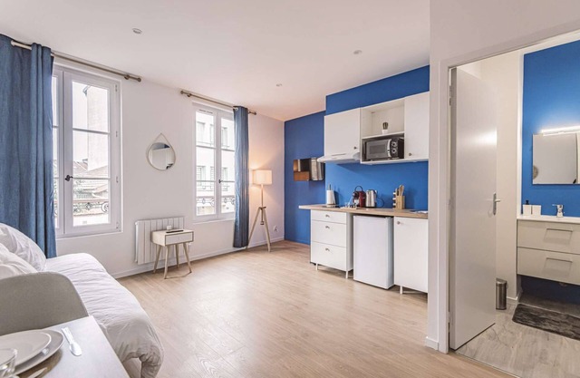 Large, comfortable studio 15 minutes' walk from the Cathedral