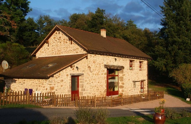 Large cottage in Bussolles with pets allowed