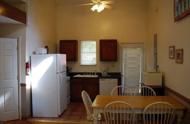 Large Cozy Cabin in the moutains