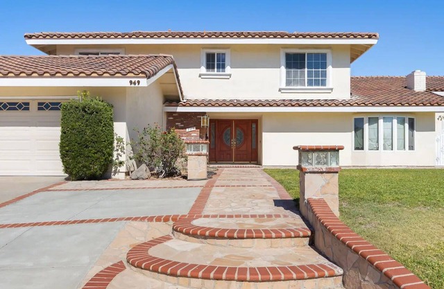 Large Family Home - Only 20 mins from Disneyland