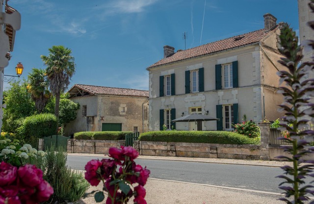 Large family house with pool close to a river