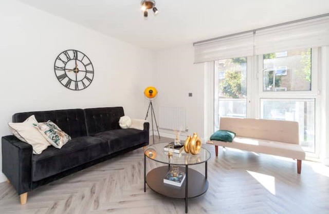 Large flat in Battersea close to Chelsea