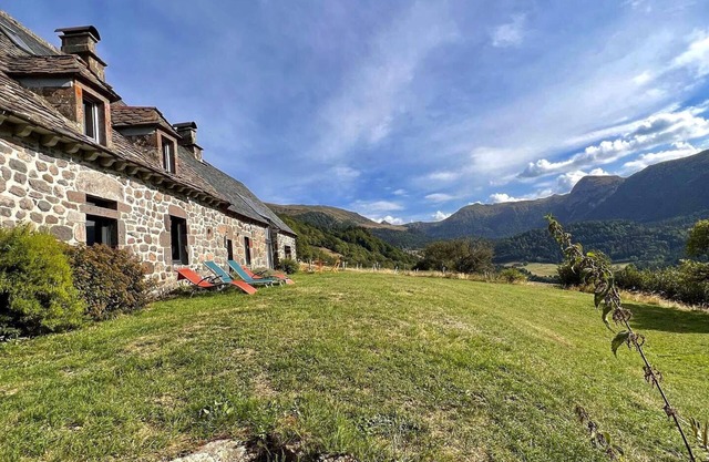 Large gîte for up to 15 people - In the heart of nature - Quality services