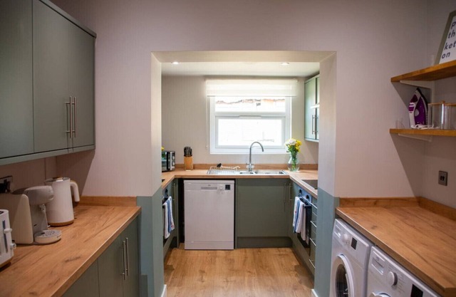 Large House | Racecourse & City