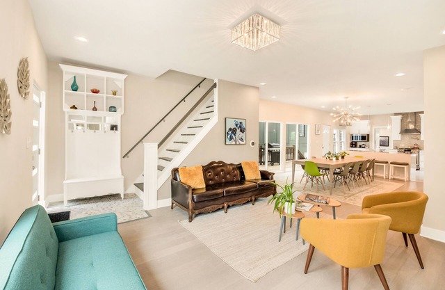 Large Luxury Home - Perfect for Groups - Downtown