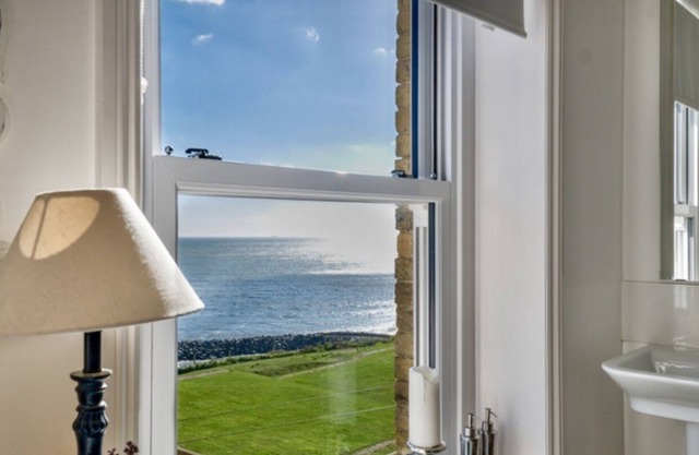 Large luxury villa with sea views sleeps 8 people