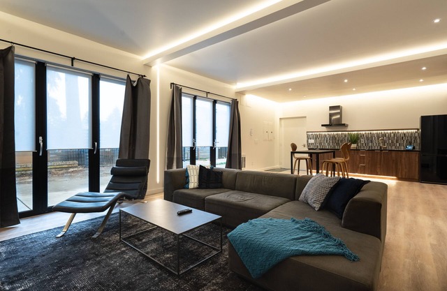 Large Modern Loft in Central Location