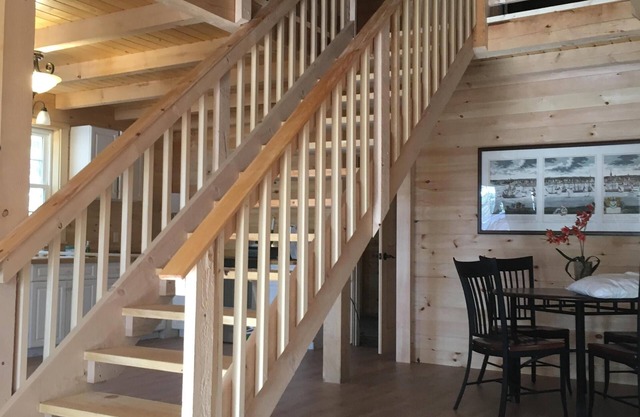 Large New Lakeside Cottage Central Air